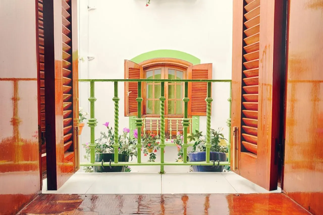 Charming Nerja Hostel 0*,