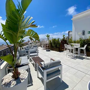 la-puerta-de-nerja-hostal-boutique.es-andalucia.com/